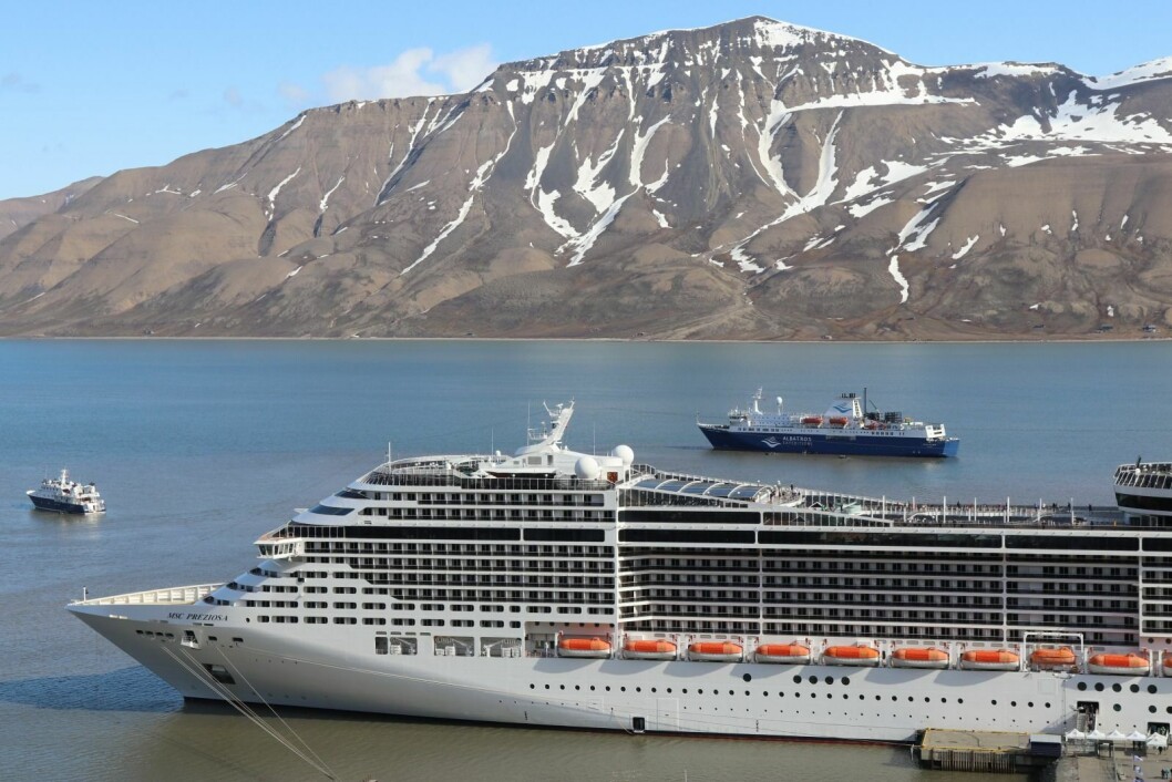 Turistsesongen på Svalbard har blitt lenger og lenger. Aller flest kommer i noen få, hektiske sommeruker, som her i sankthanshelgen i fjor da fem cruiseskip ankom Longyearbyen havn. Turistsesongen på Svalbard har blitt lenger og lenger. Aller flest kommer i noen få, hektiske sommeruker, som her i sankthanshelgen i fjor da fem cruiseskip ankom Longyearbyen havn.