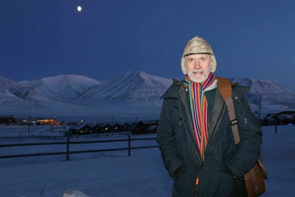 HYLLEST: Ikke bare er Birger Amundsens nye bok en historie om vennskapet med fangstmann Harald Soleim. – Den handler om liv og død og Svalbard, sier han.