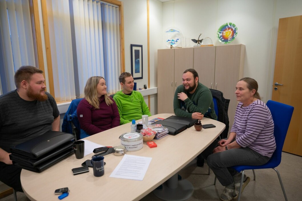 Markus Gabrielsen (f.v.), Rikke Jacobsen, Odd Rune Svenning, Tom-Rune Ridderseth Hind og Heidi Brun. Isak Atluev var også med, men var ikke til stede da bildet ble tatt. Markus Gabrielsen (f.v.), Rikke Jacobsen, Odd Rune Svenning, Tom-Rune Ridderseth Hind og Heidi Brun. Isak Atluev var også med, men var ikke til stede da bildet ble tatt.