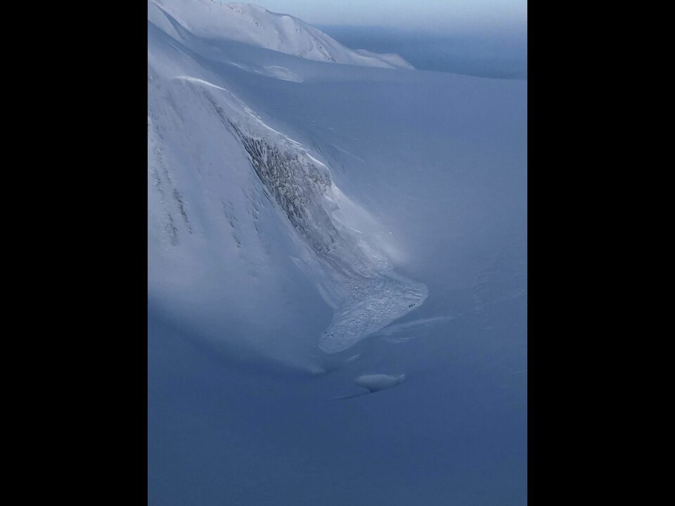 Skredet gikk fra toppen av fjellet på 551 meter. Skredet gikk fra toppen av fjellet på 551 meter.