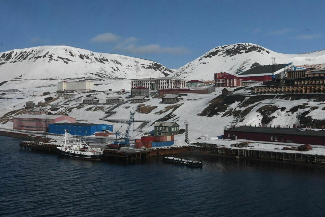 Gruva i Barentsburg har adkomst fra gruveadminstrasjonsbygget i sentrum.