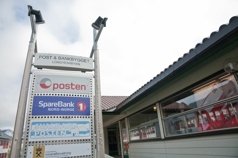 Onsdagens postfly er forsinket. Det er derfor også ukens avis. Onsdagens postfly er forsinket. Det er derfor også ukens avis.
