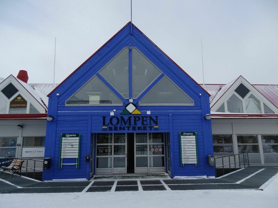 ÅPENT: Lompensenteret i Longyearbyen endrer ikke åpningstidene som følge av smittevern-tiltakene.