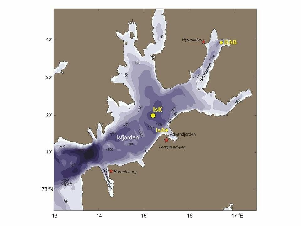 Sjøtemperaturutviklingen i Karl Kronasdjupet stasjon i Isfjorden siden november.