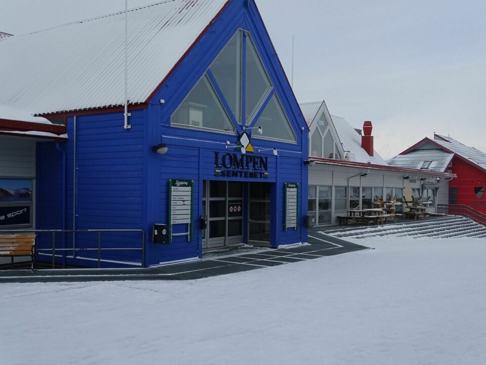 THON-EID: Den Olav Thon-eide kjøpesenterkjeden Amfi driver Lompensenteret i Longyearbyen.