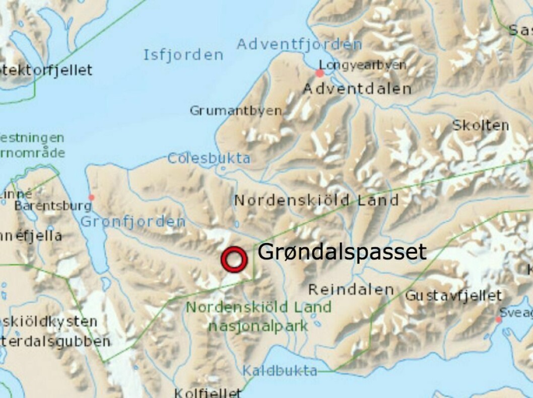 Skuterfølget kjørte seg fast i Grøndalspasset på vei fra Barentsburg til Longyearbyen.