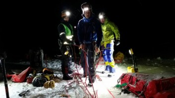 Deler av redningsteamet under aksjonen på Hansbreen mandag ettermiddag. Deler av redningsteamet under aksjonen på Hansbreen mandag ettermiddag.