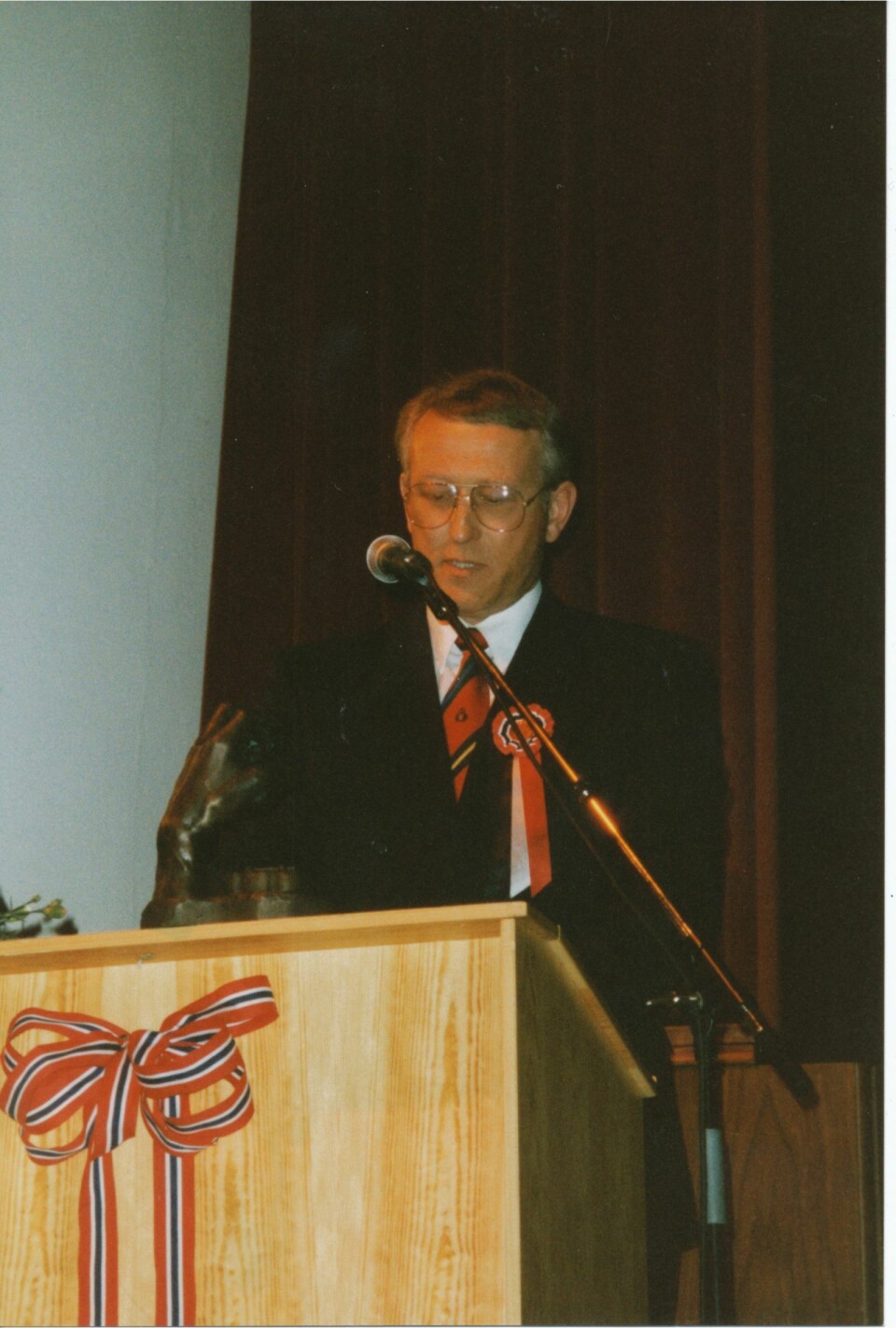 Kåre Hovland ble tildelt Tyfusstatuetten i 1995.
