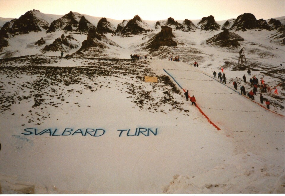 I 1995 var Kåre Hovland med på å arrangere kombinertkarusellen for landslag med ordentlig hopp.