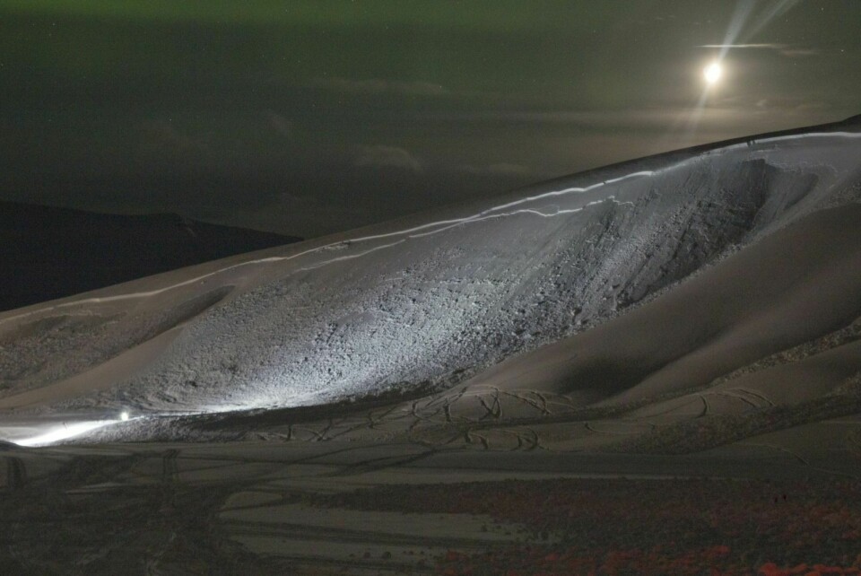 Dette snøskredet i Fardalen krevde ett menneskeliv. Kunnskapen om skred må styrkes blant befolkningen på Svalbard, skriver forfatteren av kronikken.