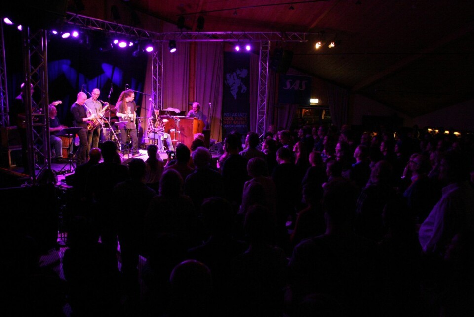 Gulvet inne i restauranten gynget da Bugge Wesseltoft & The Organ Club sto på scenen. Gulvet inne i restauranten gynget da Bugge Wesseltoft & The Organ Club sto på scenen.