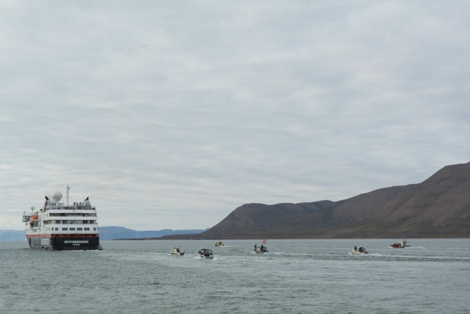 Ekspedisjonsskipet «Spitsbergen» legger ut på den ni dager lange turen rundt Svalbard.