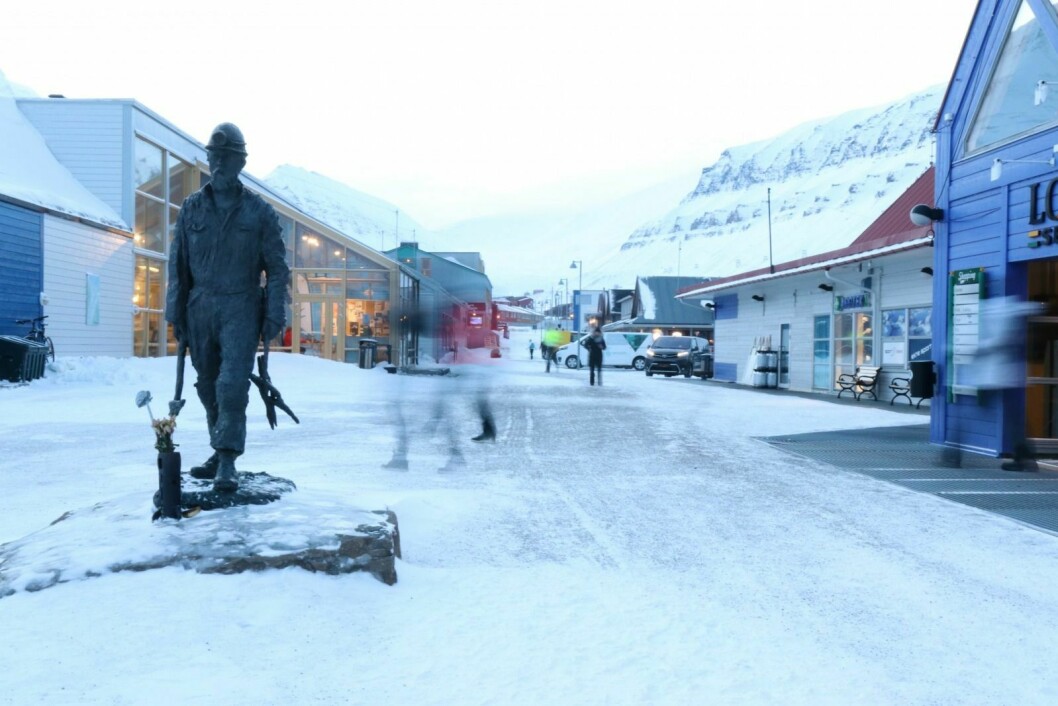 Hallvard Holm deler her sine tanker med Svalbardpostens lesere.