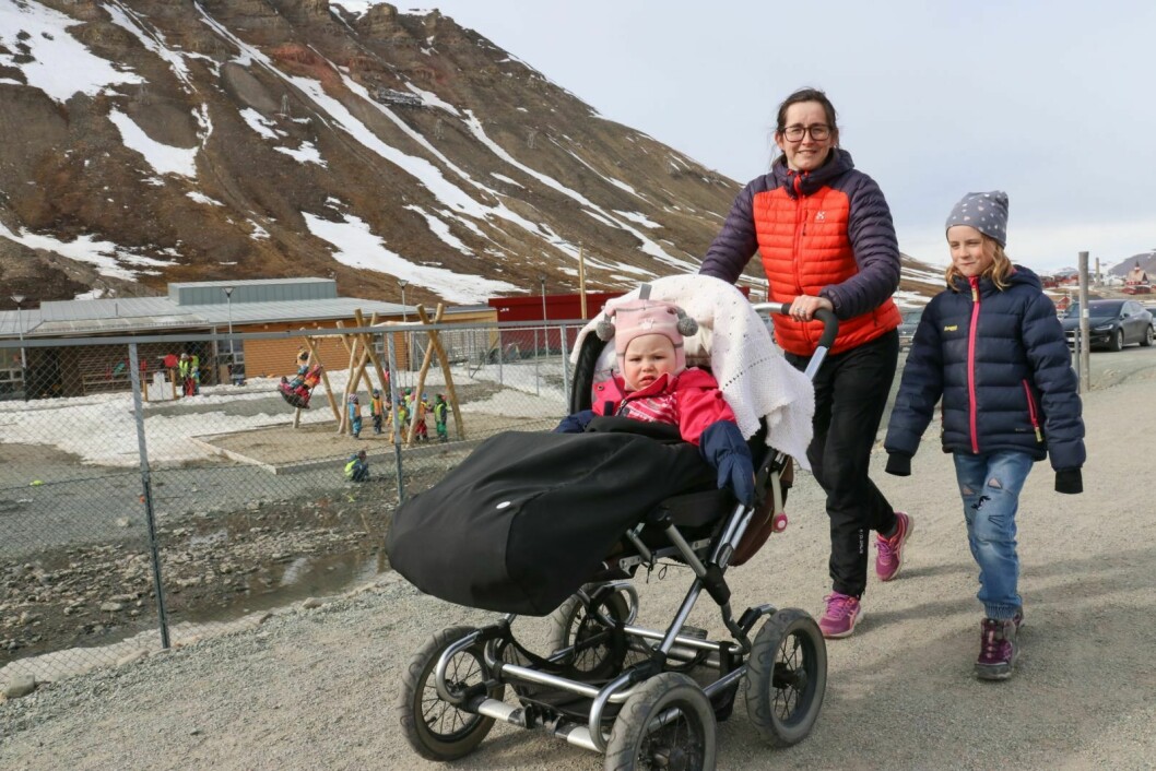 Elise Strømseng har vært 11 år i lokalpolitikken. Huner leder i Svalbard Arbeiderparti.