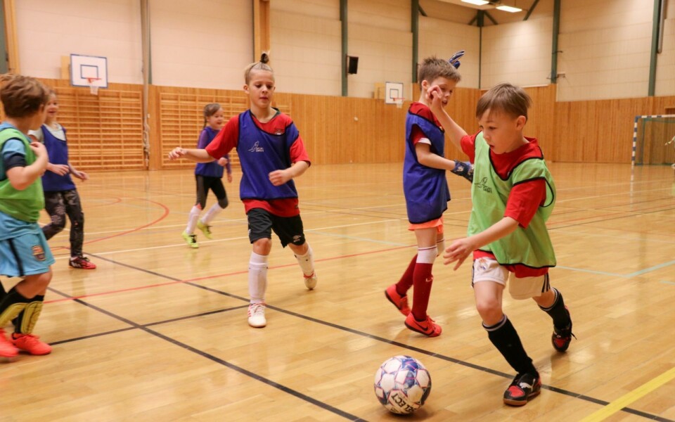 Noen av gruppene i Svalbard turn er i gang igjen, blant annet en av fotballgruppene. Noen av gruppene i Svalbard turn er i gang igjen, blant annet en av fotballgruppene.