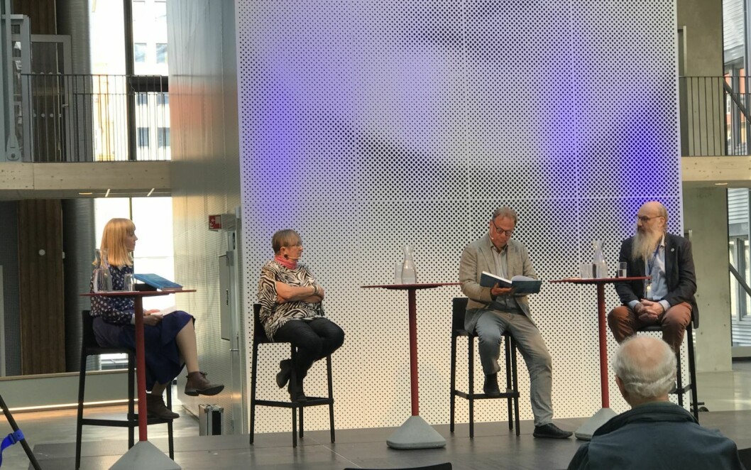 Fra venstre Anja Salo, kommunikasjonsdirektør på NP, Sylvi Inez Liljegren, medforfatter og Nrk-journalist, Leif Magne Helgesen, prest og forfatter, Kim Holmen, klimaforsker ved NP. Fra venstre Anja Salo, kommunikasjonsdirektør på NP, Sylvi Inez Liljegren, medforfatter og Nrk-journalist, Leif Magne Helgesen, prest og forfatter, Kim Holmen, klimaforsker ved NP.