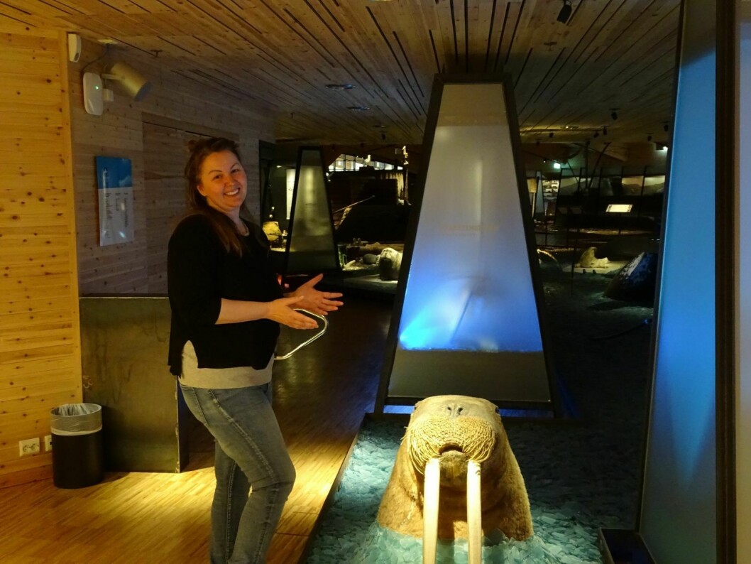 ÅPEN DAG: Olena Hindseth ønsket velkommen til åpen dag i Svalbard Museum på Longyeardagen.