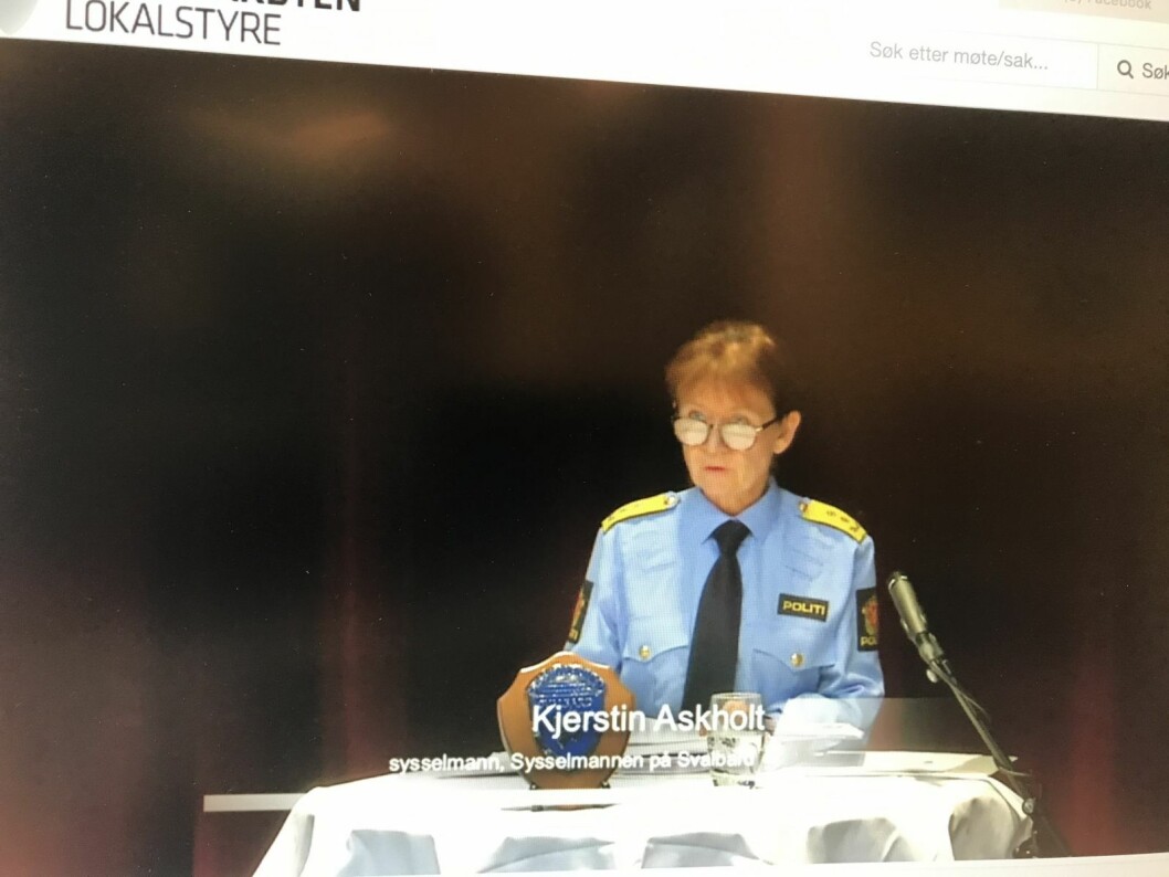KORONASTENGT: Vi er på vei tilbake til normale tilstander. Snart vil sysselmann Kjerstin Askholt vie nye ektepar. Bildet er fra en direkte nettsending om korona-tiltak. KORONASTENGT: Vi er på vei tilbake til normale tilstander. Snart vil sysselmann Kjerstin Askholt vie nye ektepar. Bildet er fra en direkte nettsending om korona-tiltak.