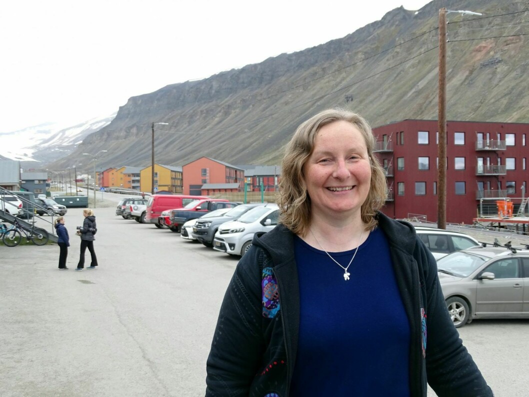 STOR FORSKJELL: Longyearbyen blir varmere og det påvirker hverdagen vår, forklarer meterolog Ine-Therese Pedersen.