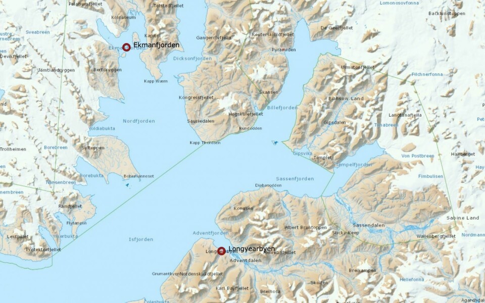 Det var i Ekmanfjorden de to personene befant seg i en fritidsbåt da de fikk motorhavari.