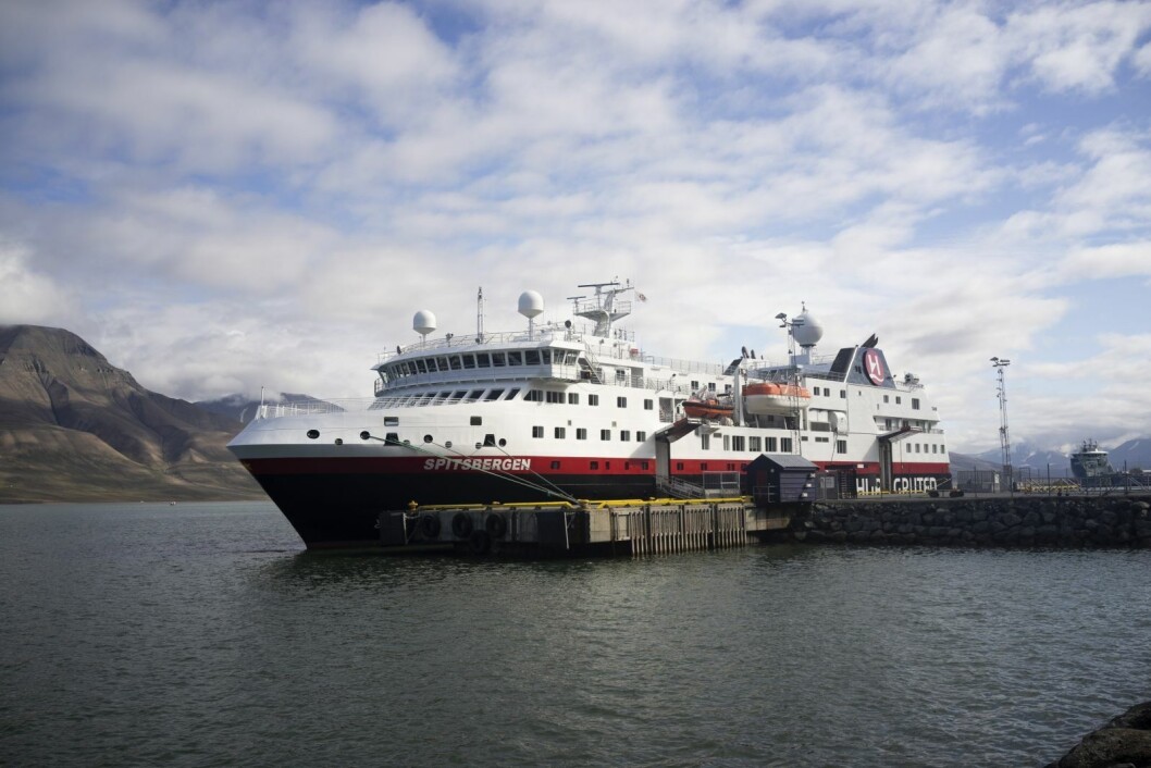 MS «Spitsbergen» til kai i Longyearbyen. MS «Spitsbergen» til kai i Longyearbyen.