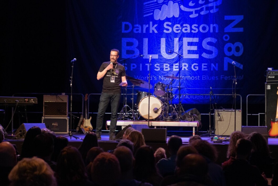 AVLYSER: Longyearbyen bluesklubb og styreleder Espen Helgesen må korona-avlyse årets Dark Season Blues. AVLYSER: Longyearbyen bluesklubb og styreleder Espen Helgesen må korona-avlyse årets Dark Season Blues.