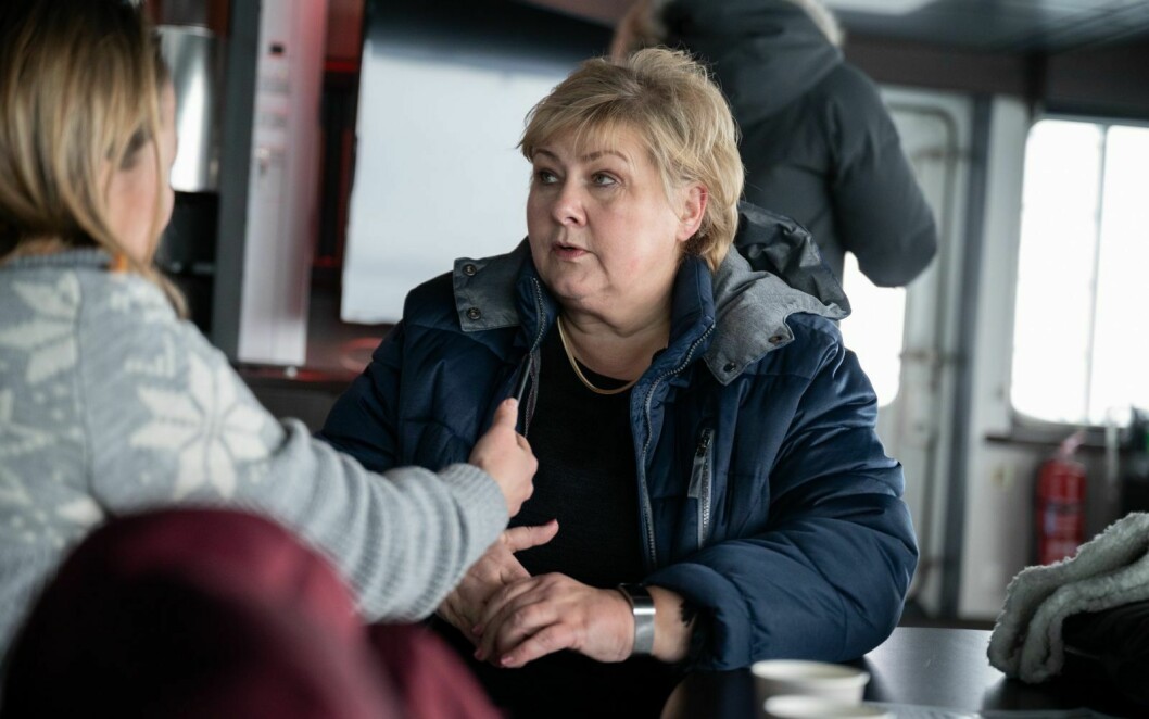 Solberg-regjeringen varsler at de utvider permisjonsgrensen. Her er statsminister Erna Solberg ombord Polarsyssel tidligere i år.
