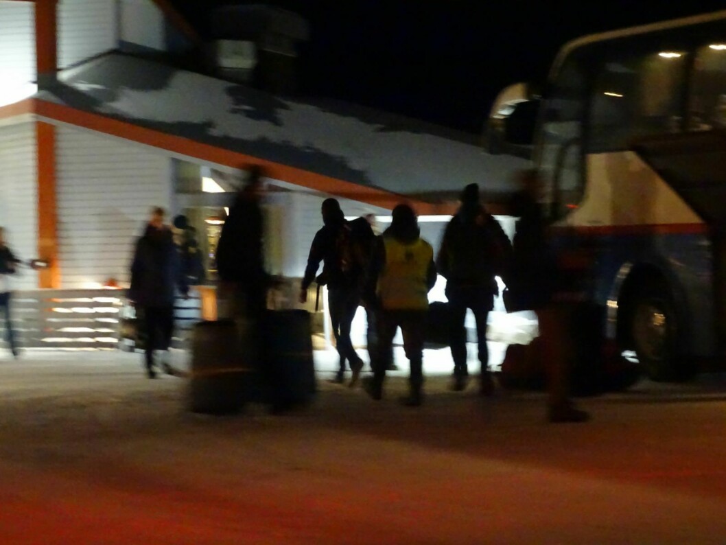 EVAKUERING: Sent på kvelden 15. mars ble de siste 130 utenlandsturistene evakuert fra Svalbard.