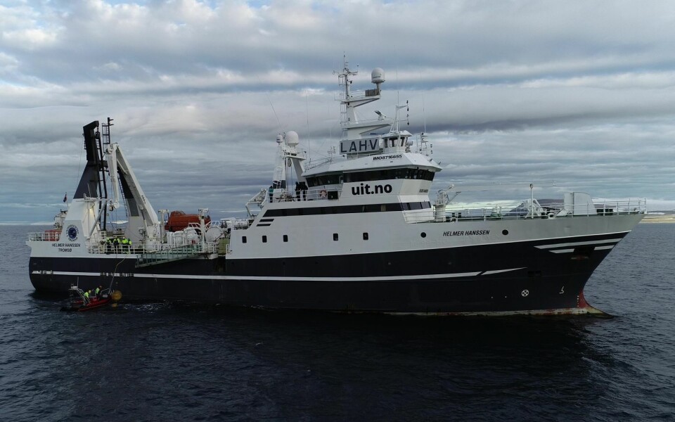 FF Helmer Hanssen i Rijpfjorden September 2020 for å hente opp havobservatoriet som da hadde stått ute i to år. FF Helmer Hanssen i Rijpfjorden September 2020 for å hente opp havobservatoriet som da hadde stått ute i to år.
