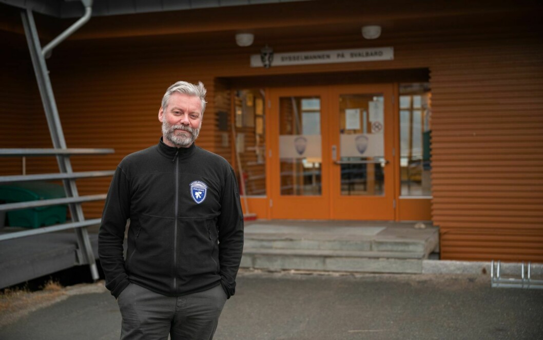 Avtroppende miljøvernsjef hos Sysselmannen, Morten Wedege, mener at det er viktig at isbjørn-dialogen blir landet.