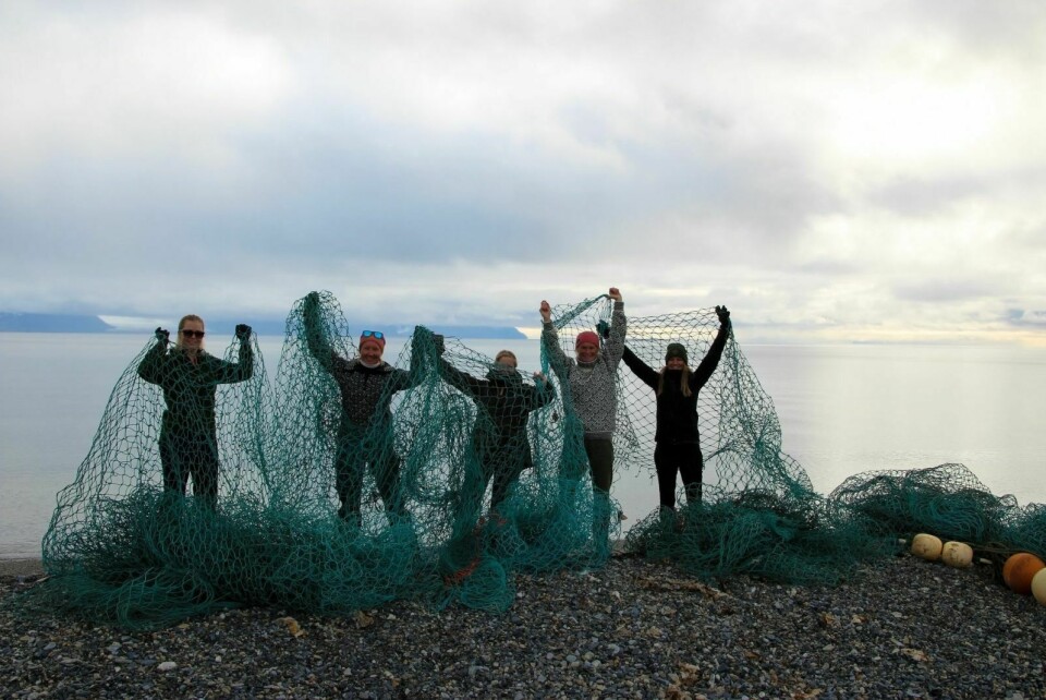 Dette bilde er fra rydding av søppel langs kysten av Svalbard.