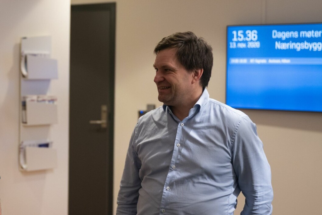 Leder av Miljø- og næringsutvalget og flyplassutvalget i Longyearbyen, Stein-Ove Johannessen. Leder av Miljø- og næringsutvalget og flyplassutvalget i Longyearbyen, Stein-Ove Johannessen.