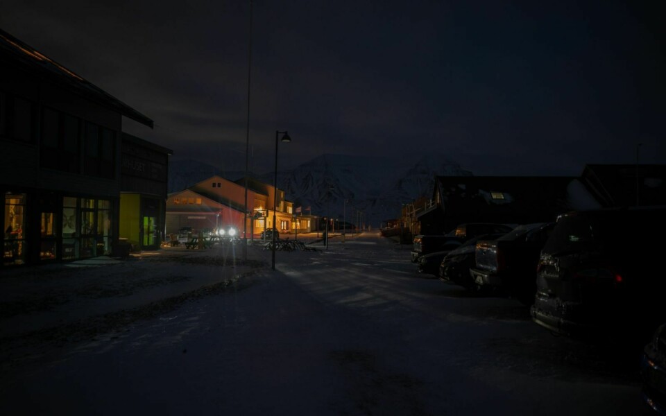 Strømbrudd i Longyearbyen. Sykehuset har nødstrøm.