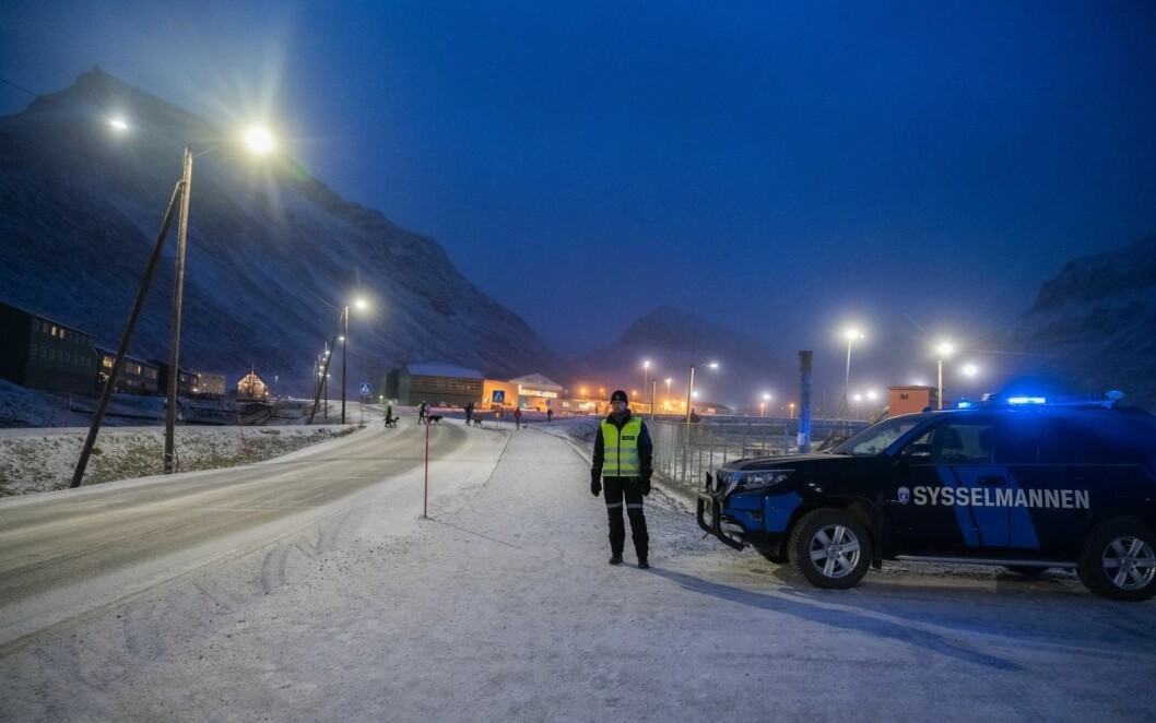Onsdag morgen kontrollerte politiet 25 kjøretøy ved Energiverket. Bilde fra tidligere i høst, da politiet hadde en lyskontroll ved skolen. Onsdag morgen kontrollerte politiet 25 kjøretøy ved Energiverket. Bilde fra tidligere i høst, da politiet hadde en lyskontroll ved skolen.
