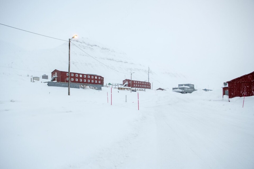 Bare fire bygninger skal stå igjen i Svea sentrum. Alt annet skal rives og terrenget skal tilbakeføres til naturen.