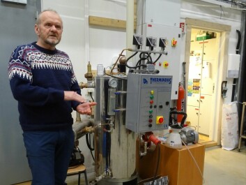 STRØMBRUK: Denne tilårskomne dampkjelen bruker mye strøm og daglig leder Robert Johansen håper Svalbard Bryggeri får innvilget søknaden til svalbardpakka til en ny og mer miljøvennlig. STRØMBRUK: Denne tilårskomne dampkjelen bruker mye strøm og daglig leder Robert Johansen håper Svalbard Bryggeri får innvilget søknaden til svalbardpakka til en ny og mer miljøvennlig.