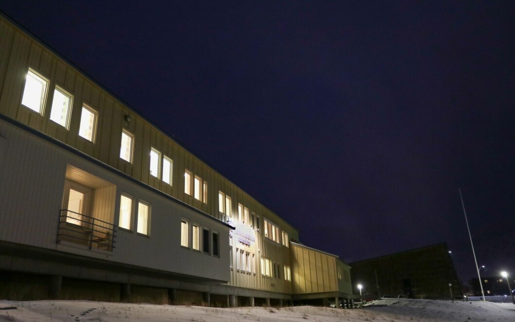 ANSATTE VAKSINERT: Helsepersonell ved Longyearbyen sykehus var blant de 17 som fikk korona-vaksine onsdag. ANSATTE VAKSINERT: Helsepersonell ved Longyearbyen sykehus var blant de 17 som fikk korona-vaksine onsdag.