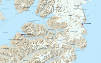 En mann ble tirsdag morgen angrepet av isbjørn på østkysten av Spitsbergen.