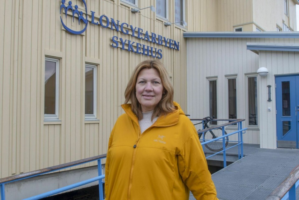 BEDRE BEREDSKAP: Longyearbyen sykehus er med i et toårig pilotprosjekt for å lage en 'vandrende blodbank' med lokale blodgivere, forteller avdelingsleder Bente Brataas.