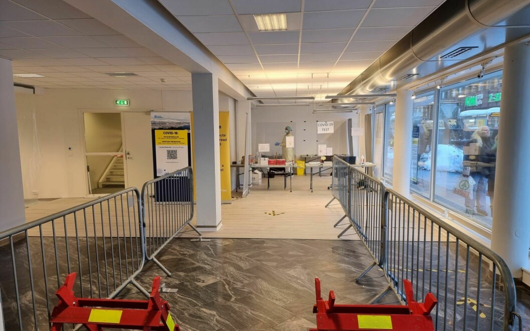 Teststasjonen i Tromsø: Teststasjonen er flyttet til Fredrik Langesgt 14, og er åpen syv dager i uken. Fremdeles er det uklart hvordan fastboende skal få testen sin gratis.