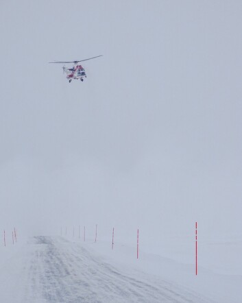 Det snør og er dårlig sikt i området. Det snør og er dårlig sikt i området.