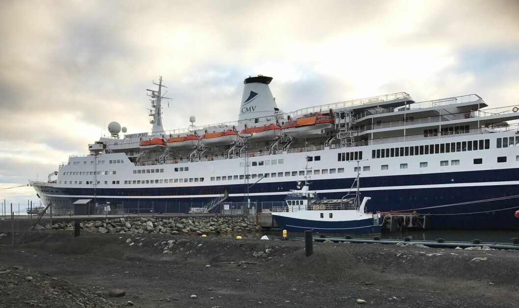 Siste gang: Et cruiseskip kan ha opp til 3000 kubikkmeter tungolje om bord. Her er «Marco Polo» ved kai i Longyearbyen i 2017. Siste gang: Et cruiseskip kan ha opp til 3000 kubikkmeter tungolje om bord. Her er «Marco Polo» ved kai i Longyearbyen i 2017.