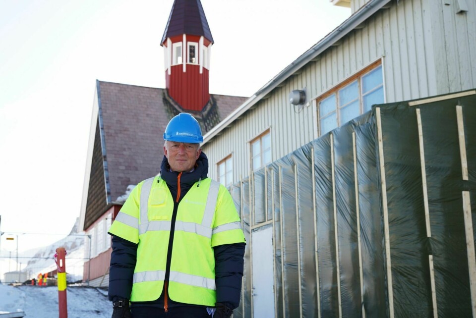 Svalbard-sjekk: Statsbygg-sjefen Harald V. Nikolaisen tok turen til Longyearbyen og sjekket blant annet et av byggeprosjektene, renoveringen av kirken.