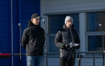 Lasse Husdal og Raad Qureshi i Svalbard AUF talte også for folket. Lasse Husdal og Raad Qureshi i Svalbard AUF talte også for folket.