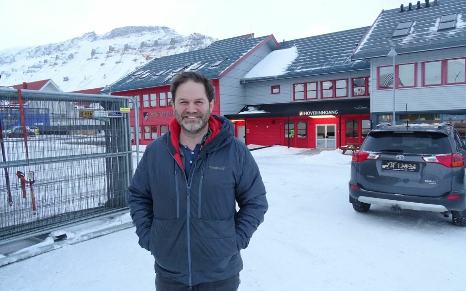 Svalbardpakke 2 vedtatt: Lokalstyreleder Arild Olsen ønsket å få klargjort hva man skulle gjøre med penger som ble til overs etter tildelingen av Svalbardpakke 2. Det syntes noen var rart. Svalbardpakke 2 vedtatt: Lokalstyreleder Arild Olsen ønsket å få klargjort hva man skulle gjøre med penger som ble til overs etter tildelingen av Svalbardpakke 2. Det syntes noen var rart.