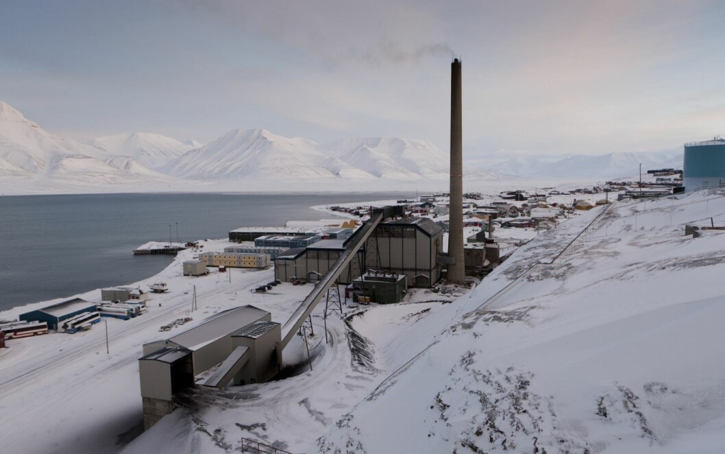 IKKE MERKBARTT: Nattens jordskjelv i Grønlandshavet skal ikke ha vært merkbart for innbyggerne i Longyearbyen; ingen har meldt om forstyrrelser eller skader til Sysselmannen. IKKE MERKBARTT: Nattens jordskjelv i Grønlandshavet skal ikke ha vært merkbart for innbyggerne i Longyearbyen; ingen har meldt om forstyrrelser eller skader til Sysselmannen.