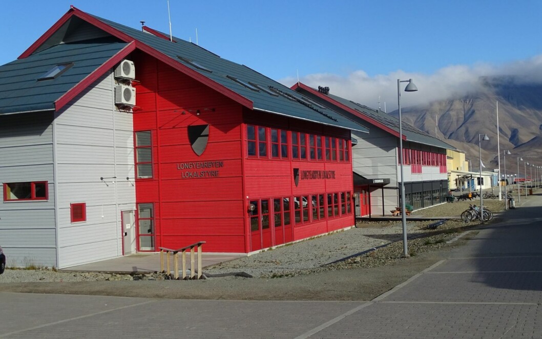 FRA INN TIL UT: Innbyggere skal involveres i den videre prosessen med å forbedre Longyearbyen lokalstyre, fremgår det av en pressemelding. FRA INN TIL UT: Innbyggere skal involveres i den videre prosessen med å forbedre Longyearbyen lokalstyre, fremgår det av en pressemelding.