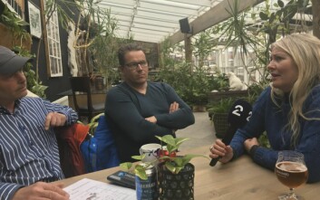 IKKE BARE HARDT VÆR: Dag Arne Husdal (t.v.) og Lennarth Kvernmo, henholdsvis enøk-rådgiver og næringssjef i Longyearbyen lokalstyre, deltok i direktesendingen til Eli Kari Gjengedal. IKKE BARE HARDT VÆR: Dag Arne Husdal (t.v.) og Lennarth Kvernmo, henholdsvis enøk-rådgiver og næringssjef i Longyearbyen lokalstyre, deltok i direktesendingen til Eli Kari Gjengedal.