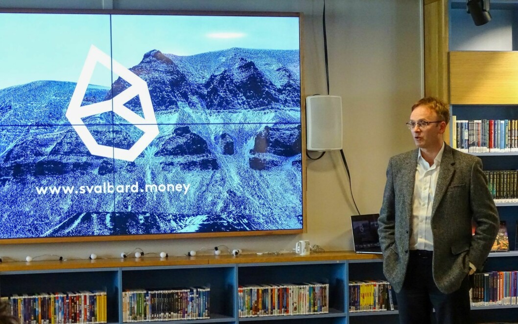 UTVIDER: Morten Søberg, direktør for samfunnskontakt i SpareBank 1 Gruppen, med nettsiden som er kombinert folkeopplysning og digital seddelpresse.