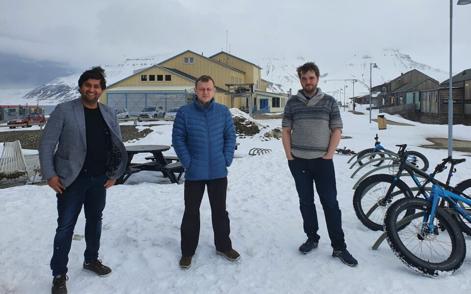 Stortingsrepresentant Himanshu Gulati (FrP) møtte Vitalii Shutko og gruppeleder i Longyearbyen FrP, Kristoffer Halvarp, da han var på Svalbard i mai.